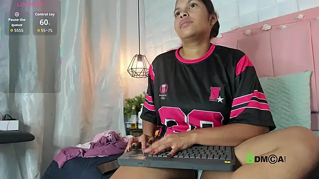 Lunaamorena  online show from January 2026 07:37:02 PM