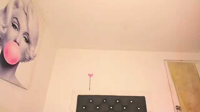 BiancaValentinna online show from December 2025 07:01:02 PM