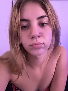 Snapshot of katiesxoxo3 chatting on October 2025 05:17:02 AM katiesxoxo3 online show from October 2025 05:17:02 AM