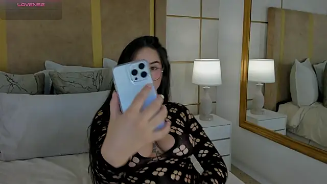 lyrabellini online show from February 2026 11:03:01 AM