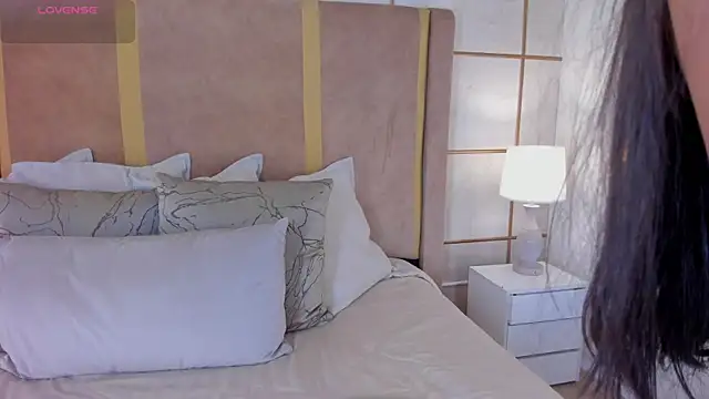 lyrabellini online show from February 2026 11:39:01 AM