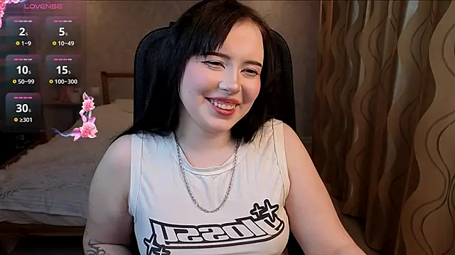 Snapshot of JuliettaKraft chatting on October 2025 04:41:01 PM JuliettaKraft online show from October 2025 04:41:01 PM