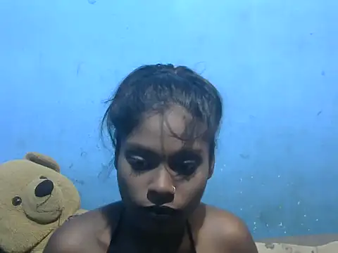 Indiansmiley01 online show from January 2026 04:33:02 PM