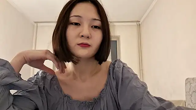 Snapshot of Lyndasilk chatting on February 2026 04:29:01 PM Lyndasilk online show from February 2026 04:29:01 PM