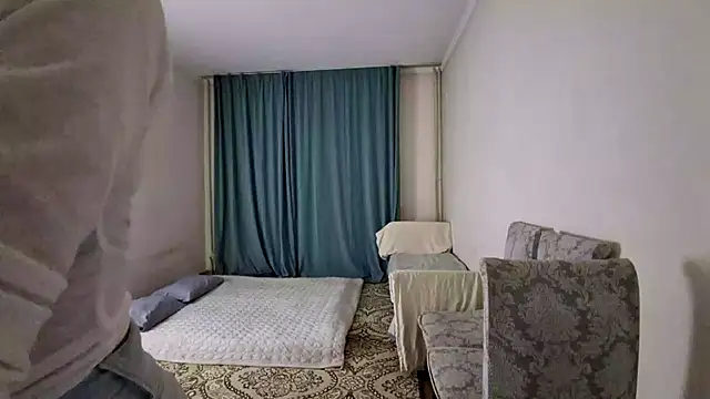 Lyndasilk online show from April 2026 03:17:01 PM