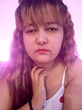 Snapshot of MollyJanette chatting on November 2025 08:15:02 AM MollyJanette online show from November 2025 08:15:02 AM