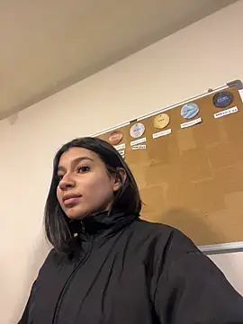 AlyssaRay online show from April 2026 11:44:02 AM