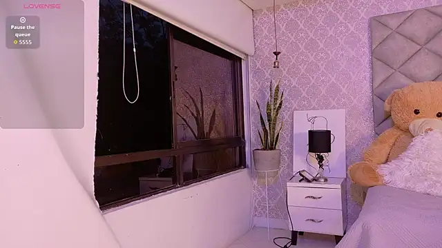 CARO ADAMS1 online show from February 2026 11:03:01 AM