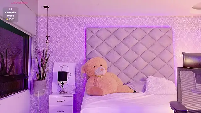 CARO ADAMS1 online show from February 2026 11:06:02 AM