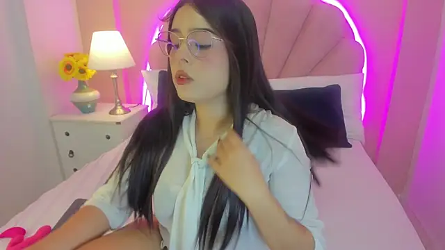 Snapshot of Alisson_pettite chatting on October 2025 07:34:01 PM Alisson pettite online show from October 2025 07:34:01 PM
