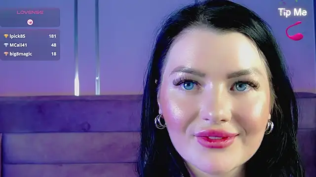 EvaBilss online show from April 2026 07:58:02 PM