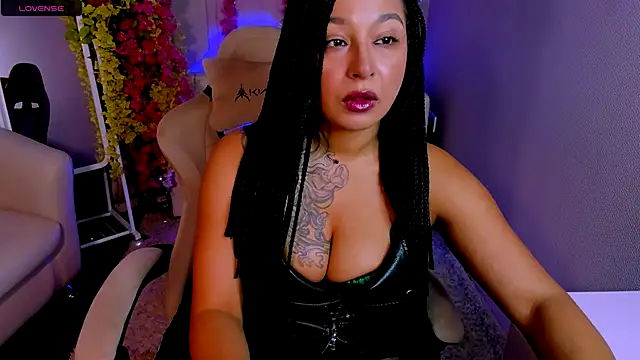 Aisha Goldstein online show from November 2025 05:51:02 AM