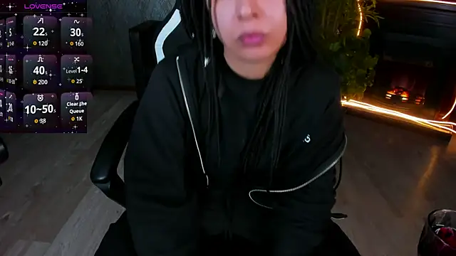 Aisha Goldstein online show from April 2026 08:34:02 AM