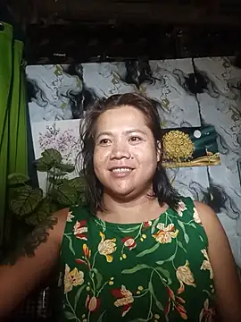 Snapshot of trishacummerts chatting on June 2026 06:11:02 PM trishacummerts online show from June 2026 06:11:02 PM