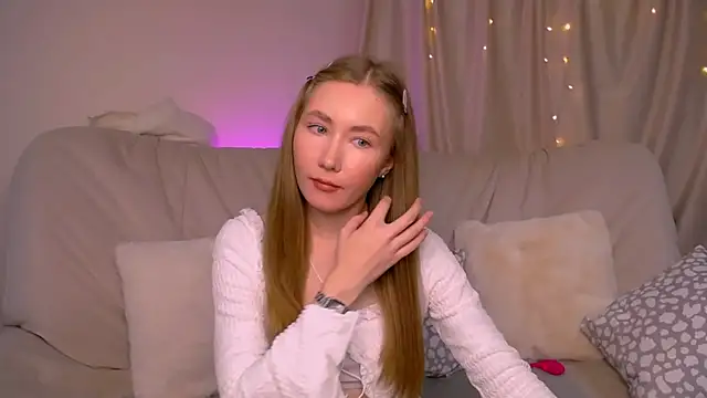 EllyColins online show from November 2025 03:05:01 AM