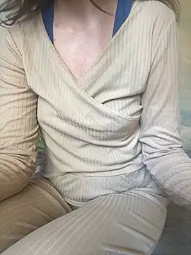 KittieCreme online show from March 2026 12:45:02 PM