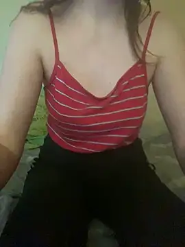 Snapshot of KittieCreme chatting on May 2026 01:49:01 PM KittieCreme online show from May 2026 01:49:01 PM
