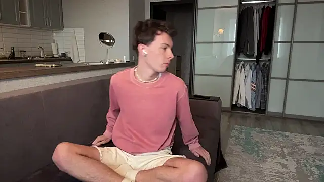 Jeremy1Scott online show from November 2025 07:08:02 AM