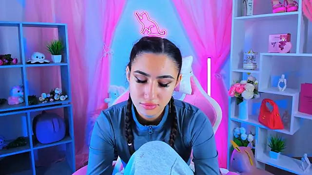 Snapshot of RebeckaThornton chatting on October 2025 06:26:02 AM RebeckaThornton online show from October 2025 06:26:02 AM