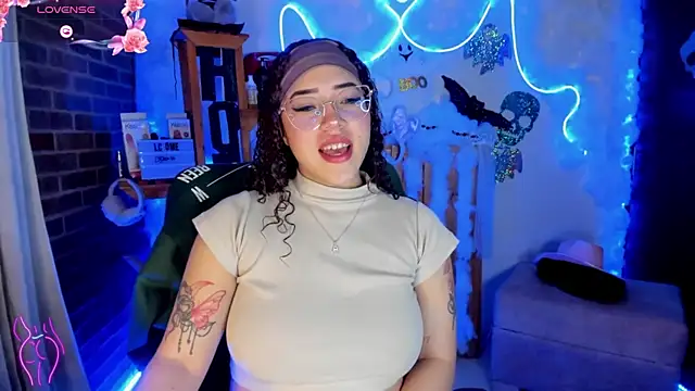 Lizz martins online show from October 2025 01:39:01 AM