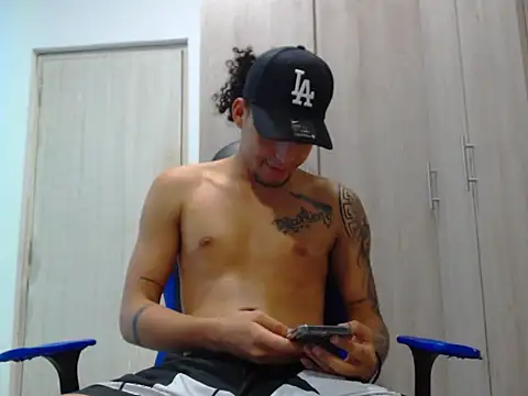 Snapshot of maicolgifted24 chatting on October 2025 02:30:02 AM maicolgifted24 online show from October 2025 02:30:02 AM