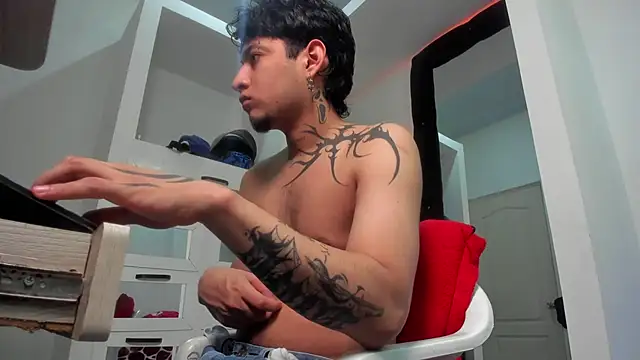 Sky Wild online show from April 2026 08:02:02 PM