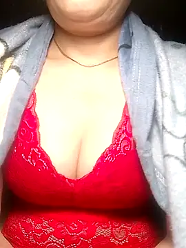 YiyinLy online show from March 2026 09:21:01 PM