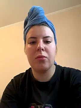 Snapshot of MiraCastellon chatting on October 2025 11:33:02 AM MiraCastellon online show from October 2025 11:33:02 AM