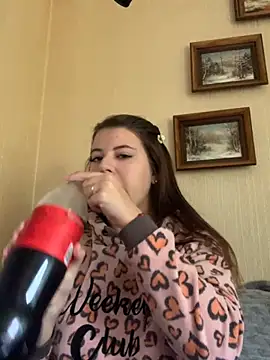 Snapshot of MiraCastellon chatting on November 2025 11:32:01 AM MiraCastellon online show from November 2025 11:32:01 AM