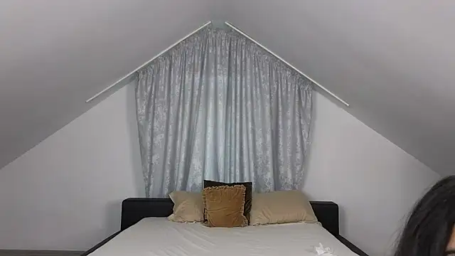 TenderSin online show from October 2025 05:04:02 AM