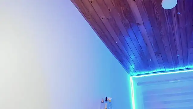 Emily Lindey online show from November 2025 03:16:02 AM