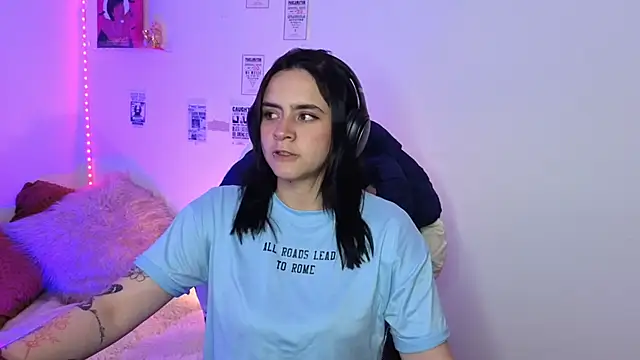 Emily Lindey online show from April 2026 04:06:02 AM