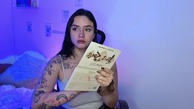 Emily Lindey online show from April 2026 04:06:02 AM