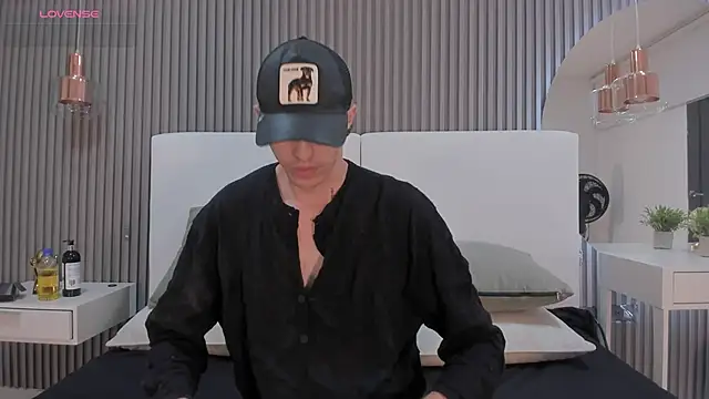 Snapshot of The_russo_ chatting on October 2025 12:28:02 PM The russo online show from October 2025 12:28:02 PM
