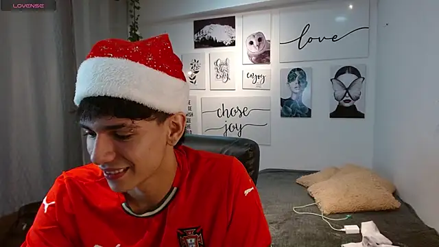 AmethystShadow17 online show from December 2025 04:58:01 PM