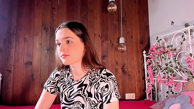 Snapshot of BritneySabeiha chatting on October 2025 06:36:01 PM BritneySabeiha online show from October 2025 06:36:01 PM