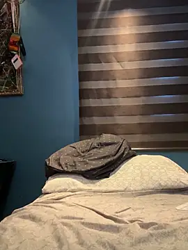 AlexRZ93 online show from October 2025 12:33:02 AM