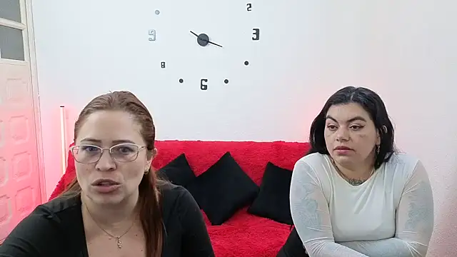 lesb milf online show from September 2025 03:17:01 PM