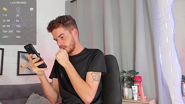 MATEO HUNTER online show from November 2025 02:55:02 AM