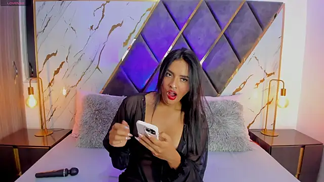 Snapshot of sarayofficial chatting on May 2026 05:14:02 AM sarayofficial online show from May 2026 05:14:02 AM