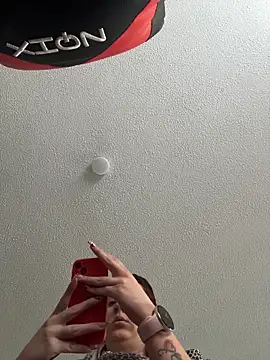 Zoe fire online show from December 2025 11:25:02 AM