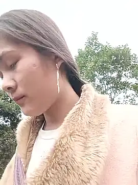 Lyssa-a online show from November 2025 05:40:01 AM