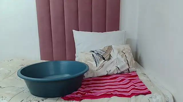 Bubbles156 online show from November 2025 07:14:02 PM