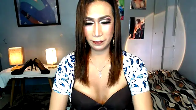 littleredbunny27 online show from June 2026 09:31:01 PM