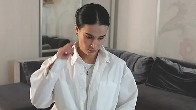 Snapshot of CocoTrap chatting on October 2025 12:20:01 PM CocoTrap online show from October 2025 12:20:01 PM