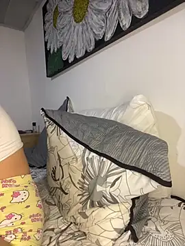 Snapshot of _purplebitch chatting on October 2025 11:35:01 AM  purplebitch online show from October 2025 11:35:01 AM