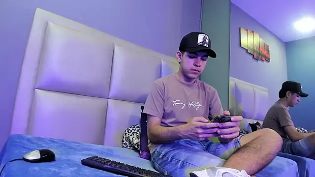 Snapshot of Jhonny_saenz chatting on October 2025 01:46:02 PM Jhonny saenz online show from October 2025 01:46:02 PM