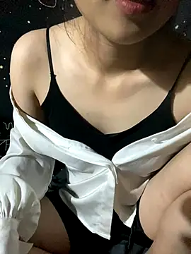 Snapshot of -HaLinh chatting on October 2025 03:12:01 PM -HaLinh online show from October 2025 03:12:01 PM