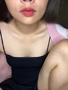 Snapshot of -HaLinh chatting on November 2025 01:35:02 PM -HaLinh online show from November 2025 01:35:02 PM