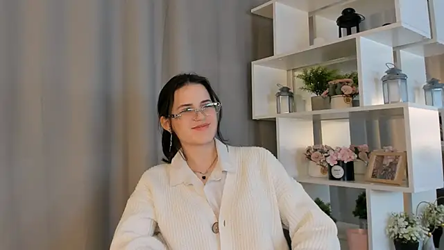 Snapshot of MiyokoShiver chatting on October 2025 01:33:02 PM MiyokoShiver online show from October 2025 01:33:02 PM